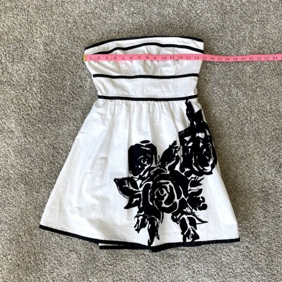 Strapless A-line black & white floral mini dress. Juniors size 5 - Picture 8 of 9